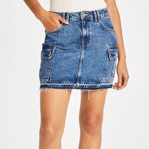 GUESS Vivette Raw-Hem Denim Cargo Skirt SZ 28/6